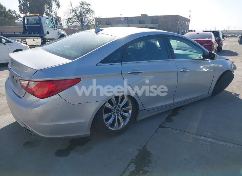 Photo 4 of 2011 Hyundai Sonata SE (VIN 5NPEC4AC9BH035588)