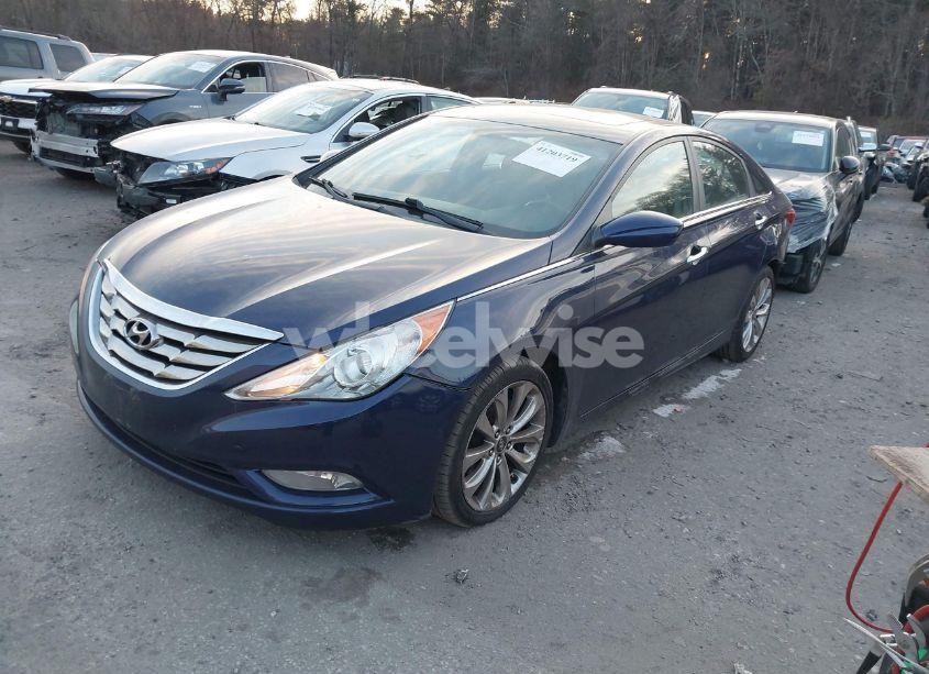 Photo 2 of 2011 Hyundai Sonata SE (VIN 5NPEC4AC9BH053220)