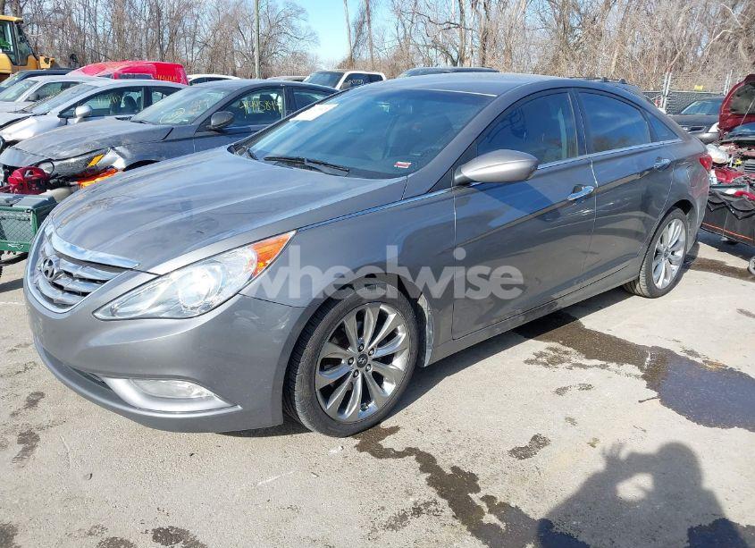 Photo 2 of 2011 Hyundai Sonata SE (VIN 5NPEC4AC9BH057624)