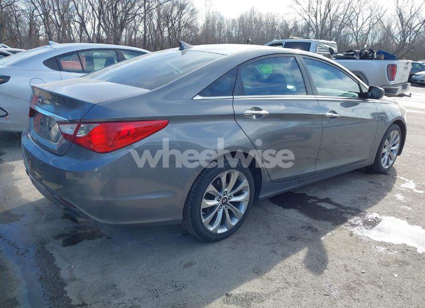 Photo 4 of 2011 Hyundai Sonata SE (VIN 5NPEC4AC9BH057624)