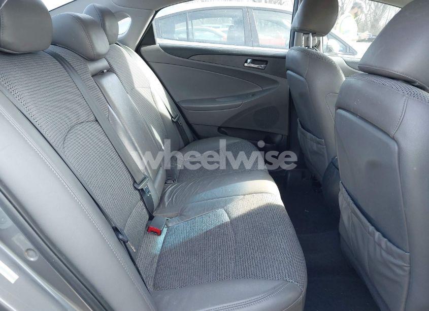 Photo 8 of 2011 Hyundai Sonata SE (VIN 5NPEC4AC9BH057624)