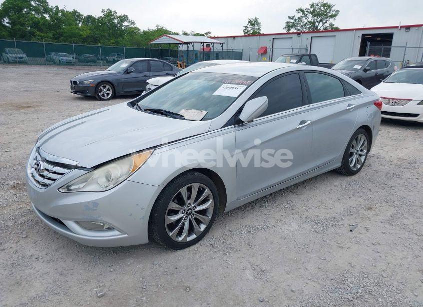 Photo 2 of 2011 Hyundai Sonata SE (VIN 5NPEC4AC9BH097668)