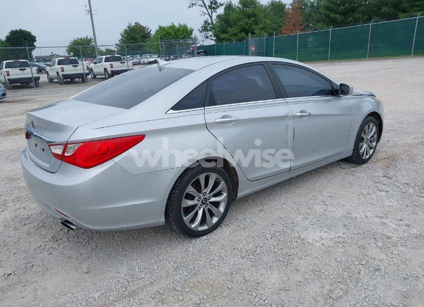 Photo 4 of 2011 Hyundai Sonata SE (VIN 5NPEC4AC9BH097668)