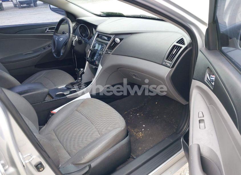 Photo 5 of 2011 Hyundai Sonata SE (VIN 5NPEC4AC9BH097668)