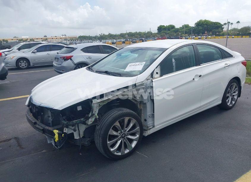 Photo 2 of 2011 Hyundai Sonata SE (VIN 5NPEC4AC9BH121628)