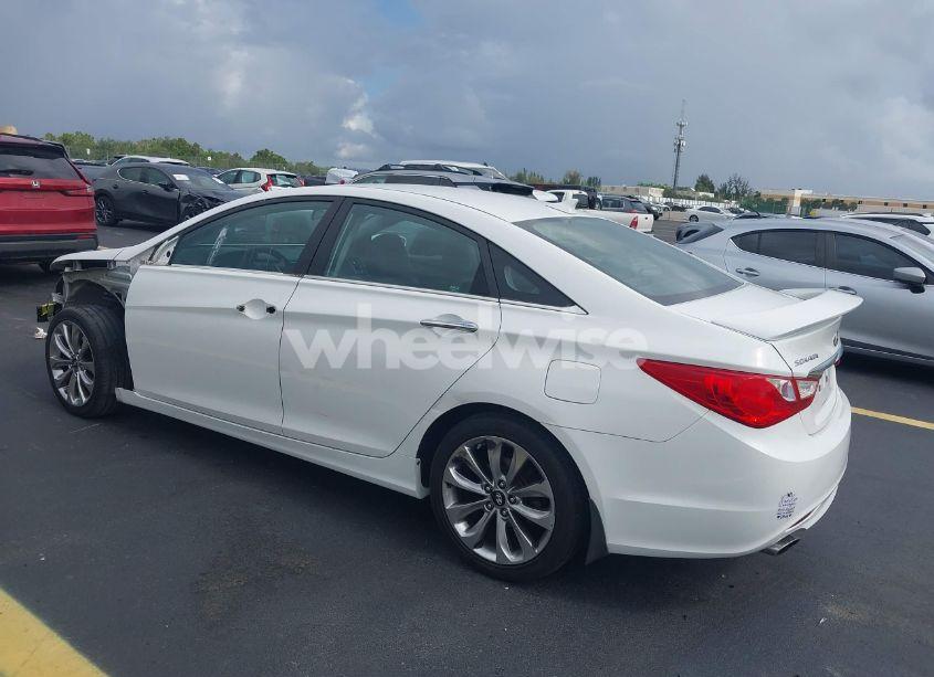 Photo 3 of 2011 Hyundai Sonata SE (VIN 5NPEC4AC9BH121628)