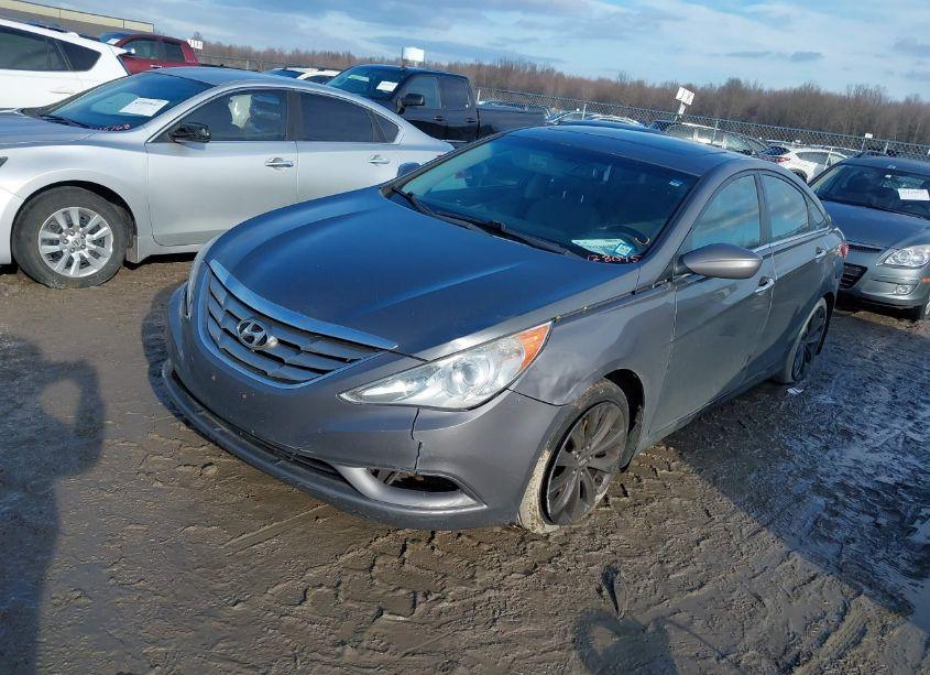 Photo 2 of 2011 Hyundai Sonata SE (VIN 5NPEC4AC9BH128045)