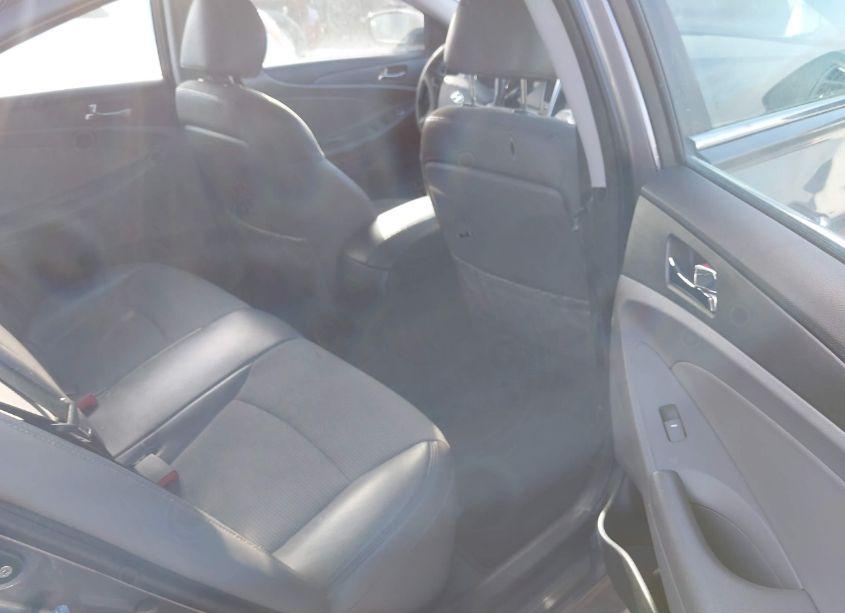 Photo 8 of 2011 Hyundai Sonata SE (VIN 5NPEC4AC9BH128045)