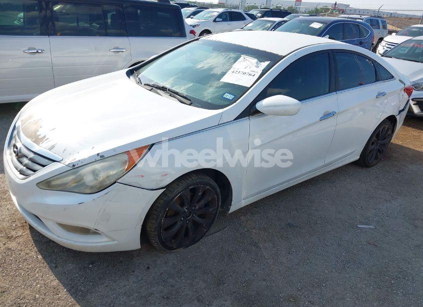 Photo 2 of 2011 Hyundai Sonata SE (VIN 5NPEC4AC9BH143192)