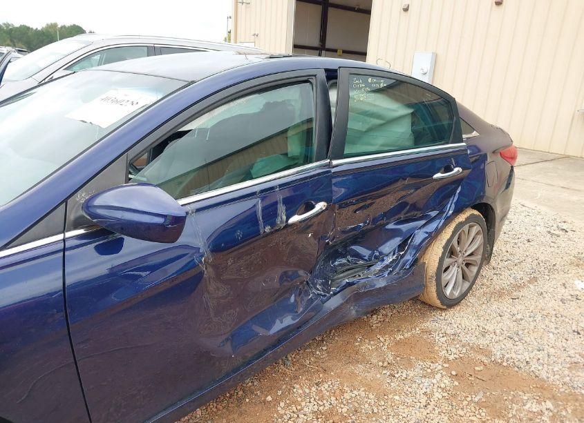 Photo 6 of 2011 Hyundai Sonata SE (VIN 5NPEC4AC9BH155276)