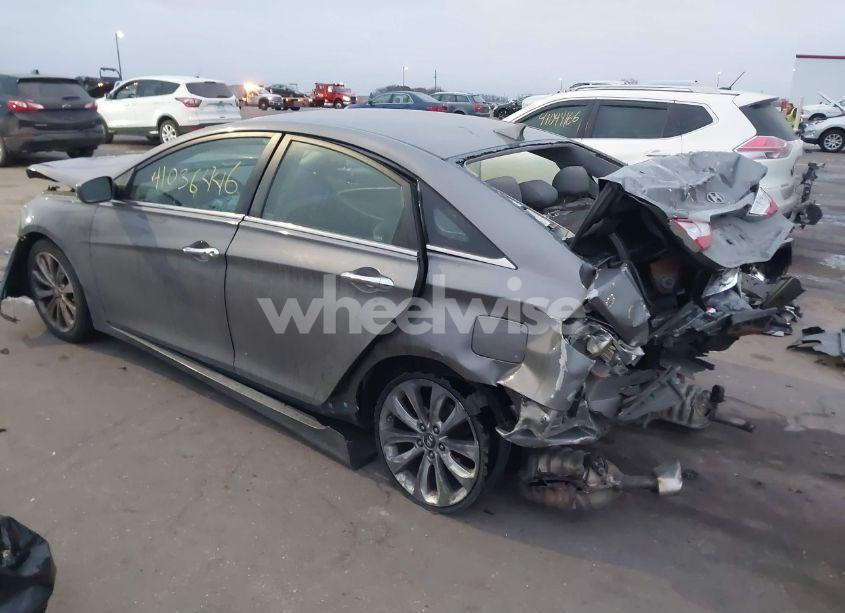 Photo 3 of 2011 Hyundai Sonata SE (VIN 5NPEC4AC9BH224824)