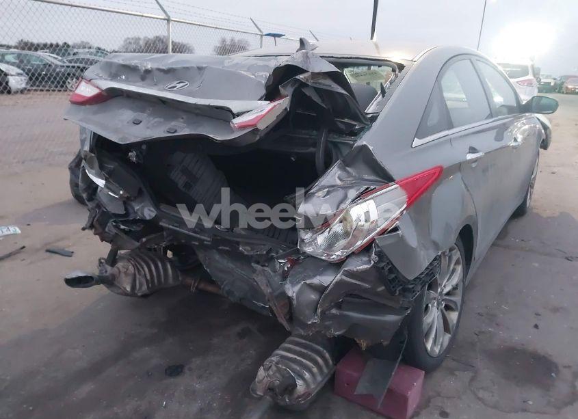 Photo 6 of 2011 Hyundai Sonata SE (VIN 5NPEC4AC9BH224824)