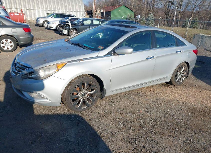 Photo 2 of 2011 Hyundai Sonata SE (VIN 5NPEC4AC9BH284313)