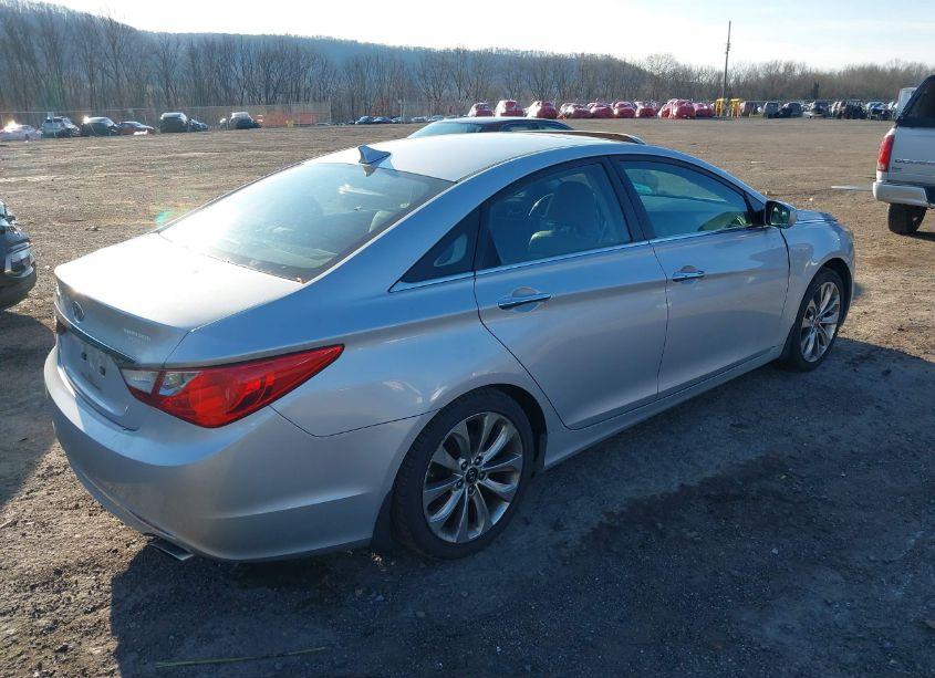 Photo 4 of 2011 Hyundai Sonata SE (VIN 5NPEC4AC9BH284313)