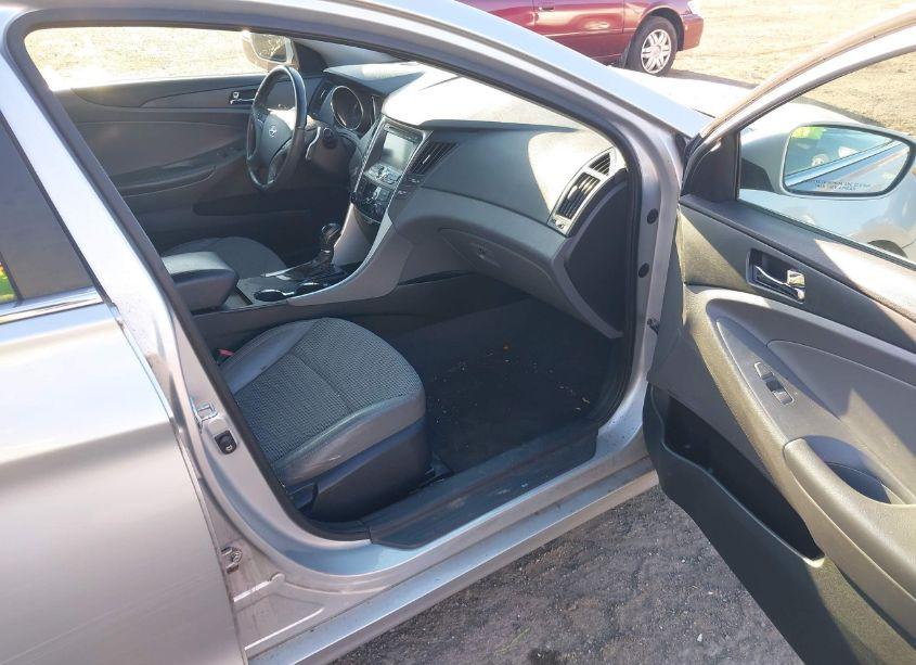 Photo 5 of 2011 Hyundai Sonata SE (VIN 5NPEC4AC9BH284313)