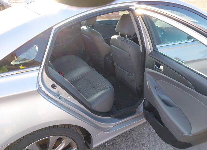 Photo 8 of 2011 Hyundai Sonata SE (VIN 5NPEC4AC9BH284313)