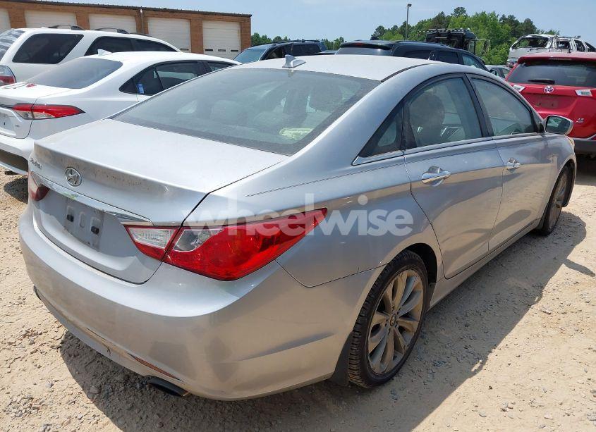 Photo 4 of 2012 Hyundai Sonata SE (VIN 5NPEC4AC9CH354782)