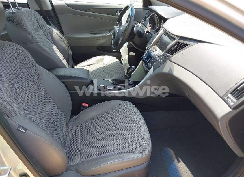 Photo 5 of 2012 Hyundai Sonata SE (VIN 5NPEC4AC9CH354782)