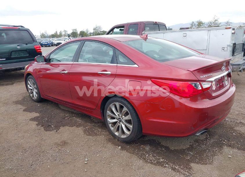 Photo 3 of 2012 Hyundai Sonata SE (VIN 5NPEC4AC9CH447253)