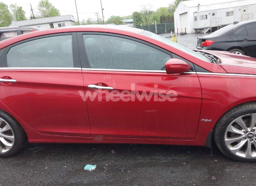Photo 13 of 2013 Hyundai Sonata SE (VIN 5NPEC4AC9DH542560)