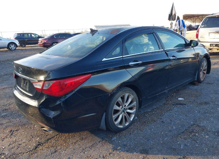 Photo 4 of 2013 Hyundai Sonata SE (VIN 5NPEC4AC9DH566986)