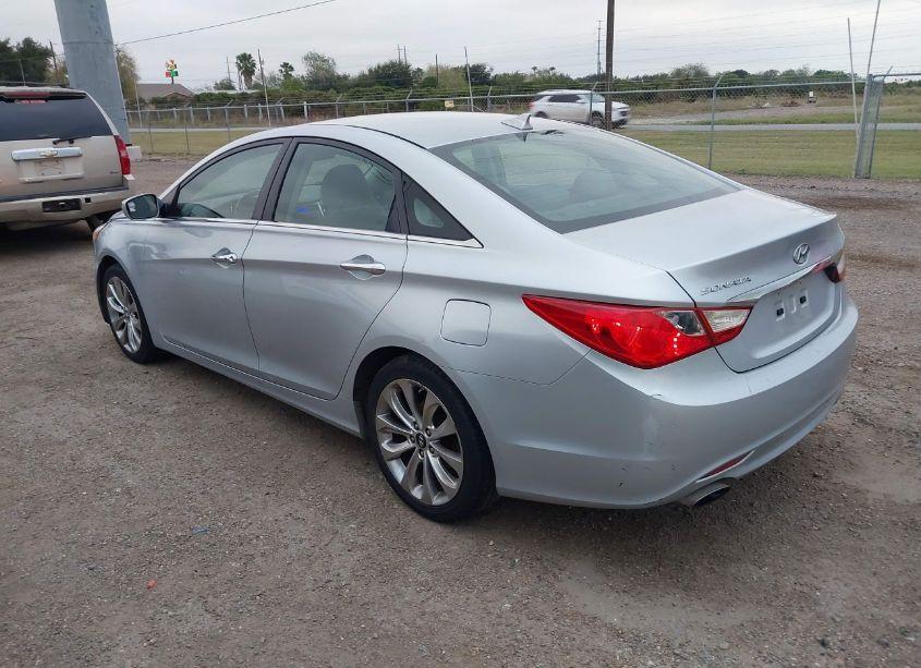 Photo 3 of 2013 Hyundai Sonata SE (VIN 5NPEC4AC9DH567636)