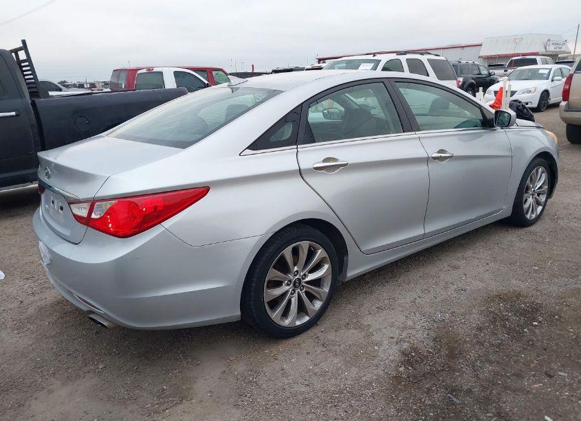 Photo 4 of 2013 Hyundai Sonata SE (VIN 5NPEC4AC9DH567636)
