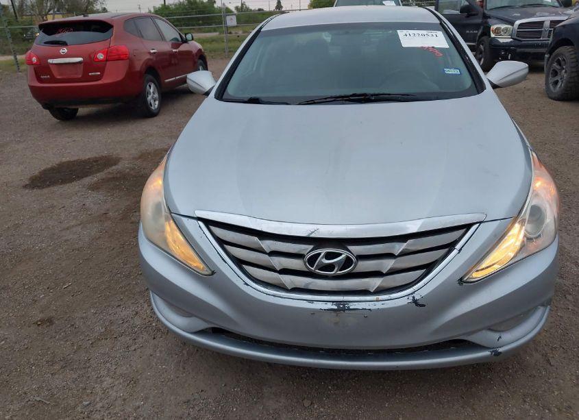Photo 6 of 2013 Hyundai Sonata SE (VIN 5NPEC4AC9DH567636)