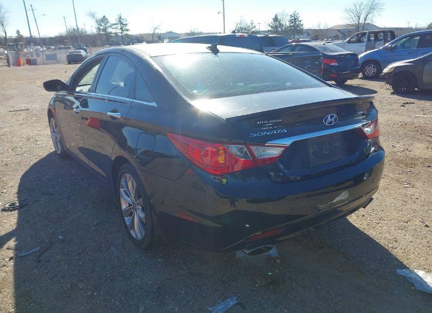 Photo 3 of 2013 Hyundai Sonata SE (VIN 5NPEC4AC9DH646627)
