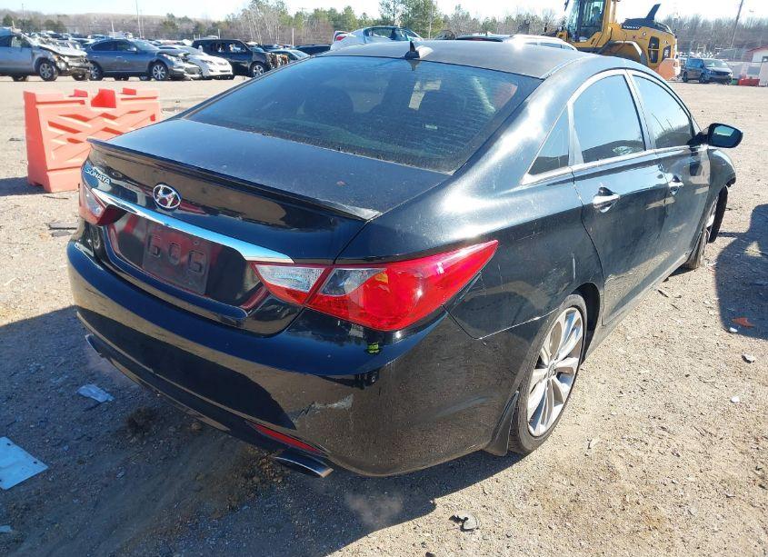 Photo 4 of 2013 Hyundai Sonata SE (VIN 5NPEC4AC9DH646627)