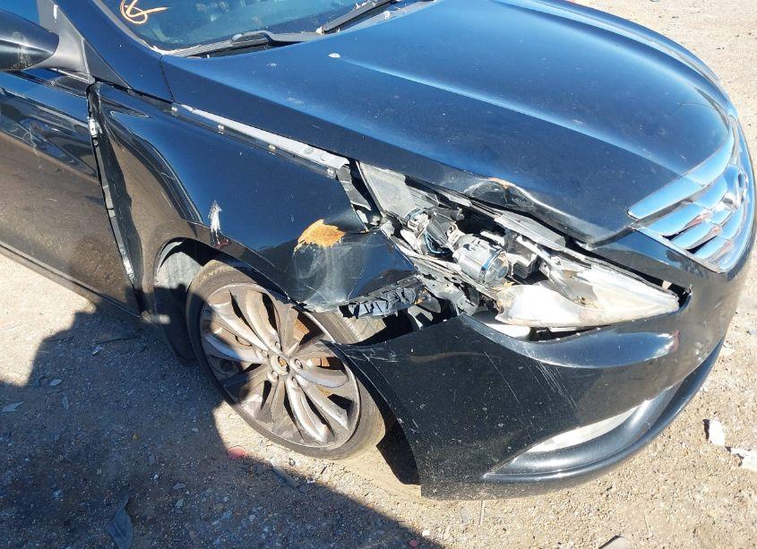 Photo 6 of 2013 Hyundai Sonata SE (VIN 5NPEC4AC9DH646627)