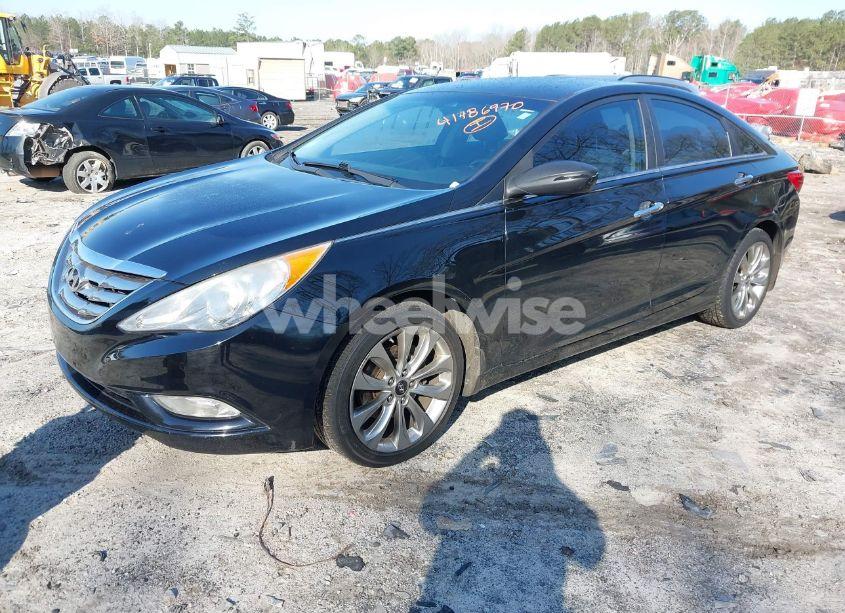 Photo 2 of 2013 Hyundai Sonata SE (VIN 5NPEC4AC9DH649320)