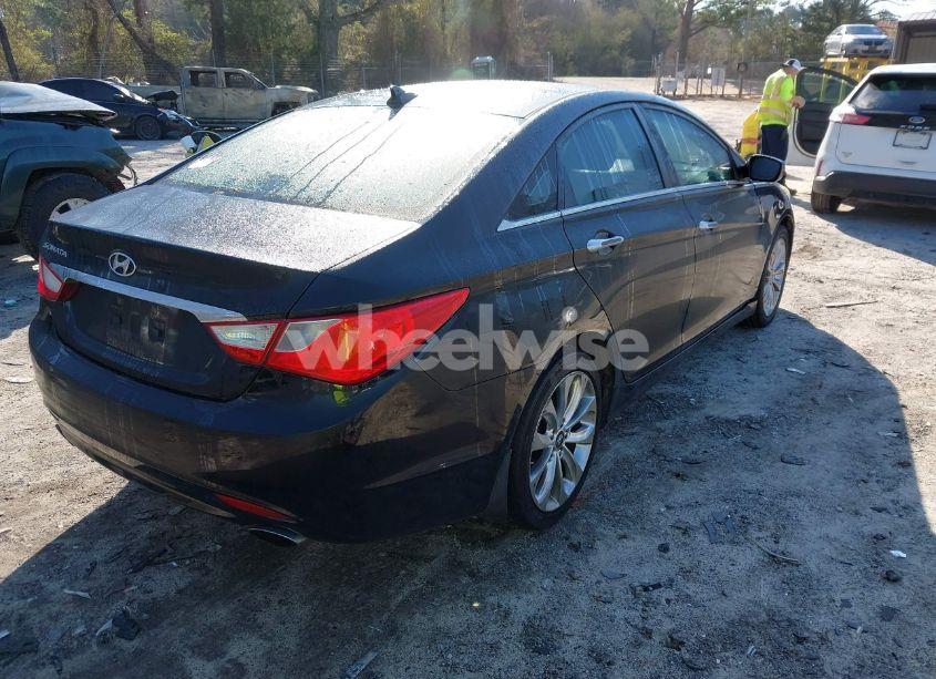 Photo 4 of 2013 Hyundai Sonata SE (VIN 5NPEC4AC9DH649320)