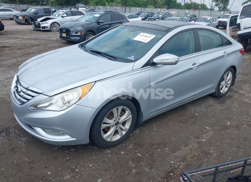 Photo 2 of 2013 Hyundai Sonata LIMITED (VIN 5NPEC4AC9DH657210)