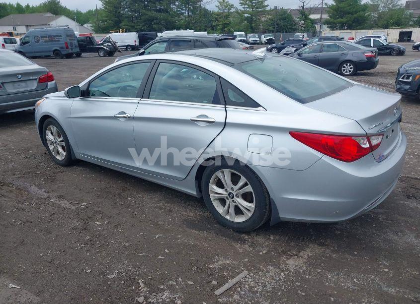 Photo 3 of 2013 Hyundai Sonata LIMITED (VIN 5NPEC4AC9DH657210)