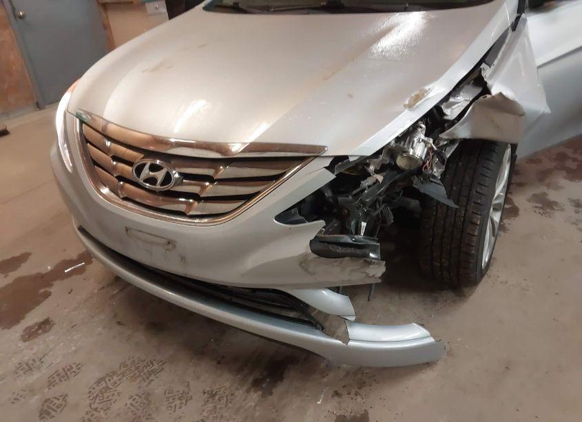 Photo 6 of 2013 Hyundai Sonata SE (VIN 5NPEC4AC9DH676386)