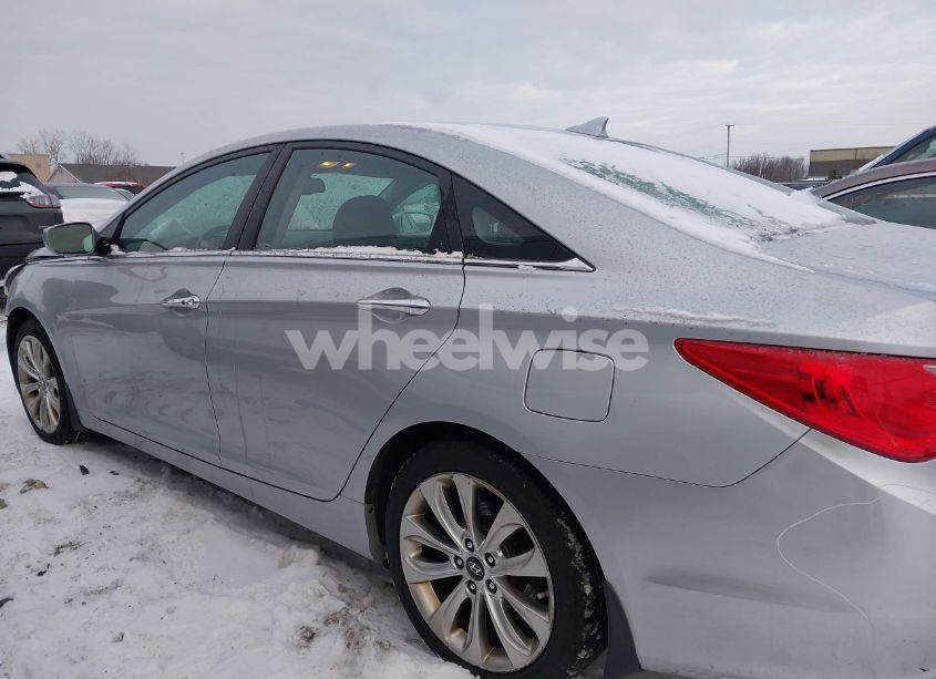 Photo 15 of 2013 Hyundai Sonata SE (VIN 5NPEC4AC9DH686514)