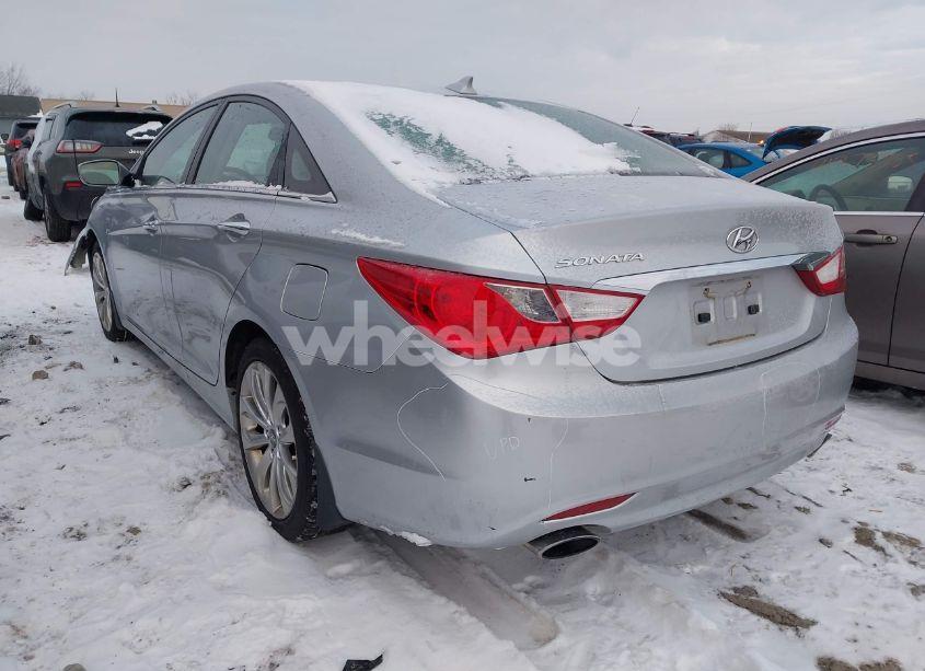 Photo 3 of 2013 Hyundai Sonata SE (VIN 5NPEC4AC9DH686514)