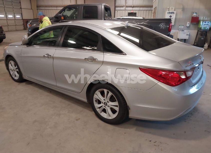 Photo 3 of 2013 Hyundai Sonata (VIN 5NPEC4AC9DH690997)