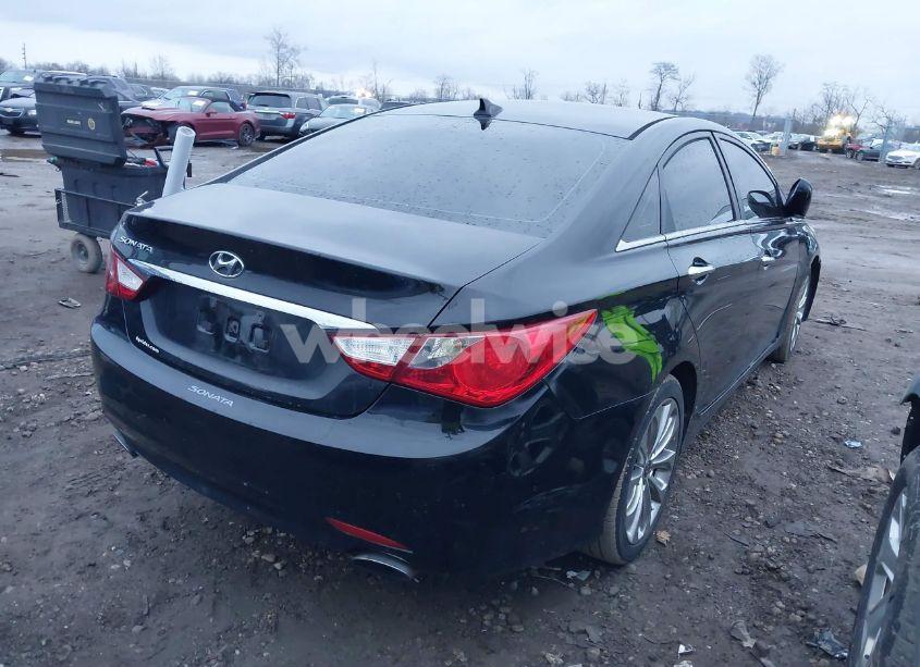Photo 4 of 2013 Hyundai Sonata SE (VIN 5NPEC4AC9DH715817)