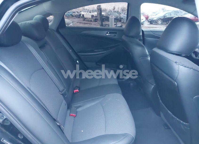 Photo 8 of 2013 Hyundai Sonata SE (VIN 5NPEC4AC9DH715817)