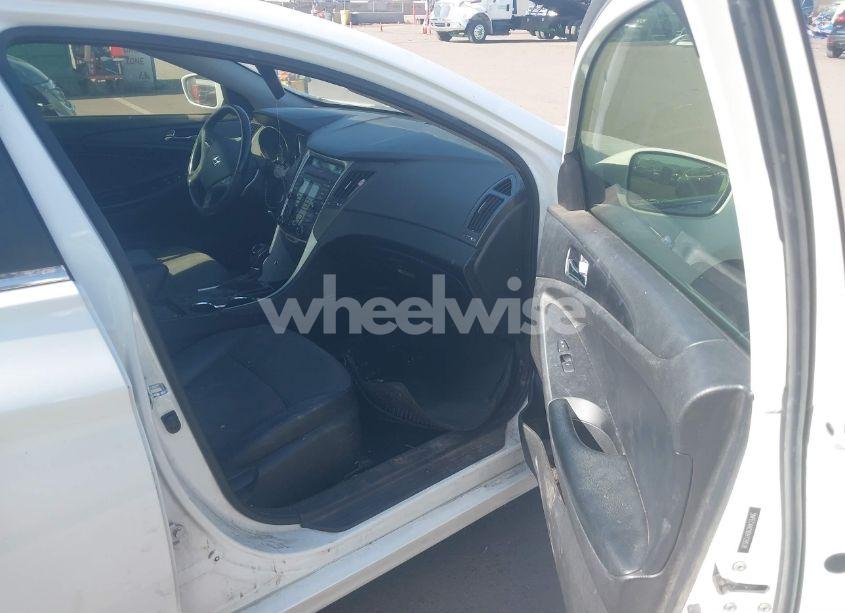 Photo 5 of 2013 Hyundai Sonata SE (VIN 5NPEC4AC9DH729538)