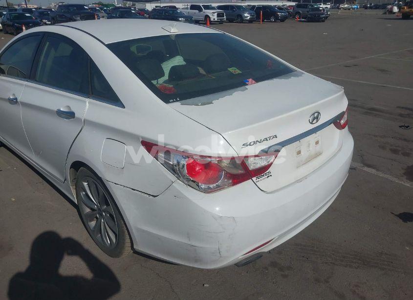 Photo 6 of 2013 Hyundai Sonata SE (VIN 5NPEC4AC9DH729538)