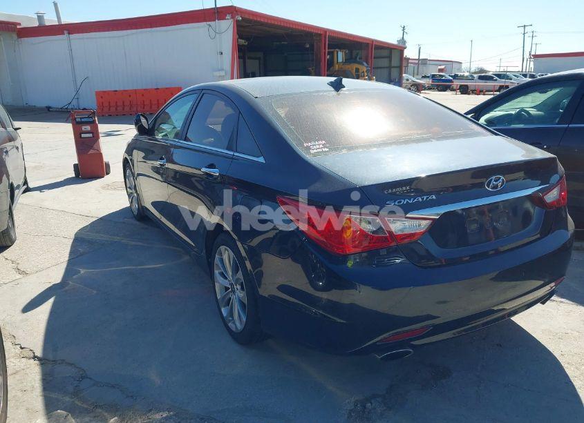 Photo 3 of 2013 Hyundai Sonata SE (VIN 5NPEC4AC9DH732665)