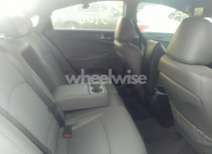 Photo 8 of 2013 Hyundai Sonata SE (VIN 5NPEC4AC9DH734741)