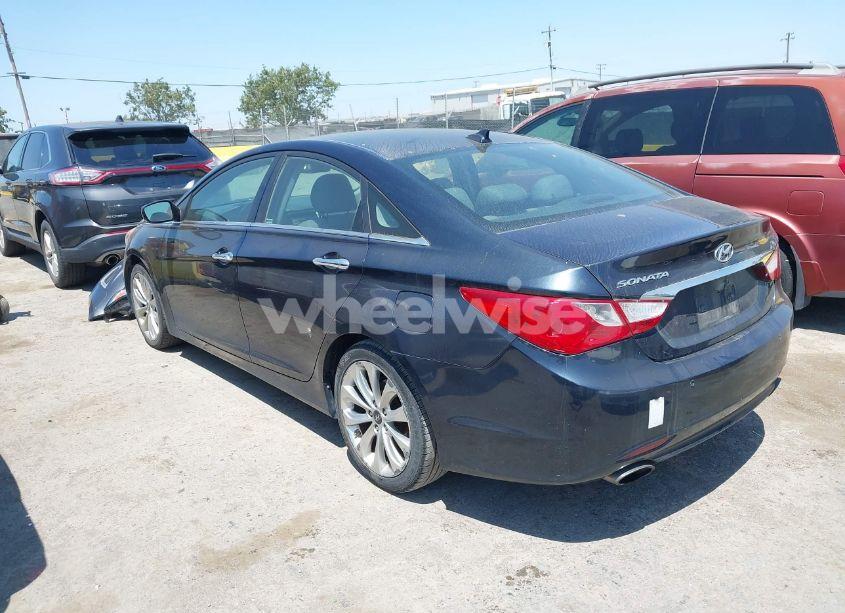 Photo 3 of 2013 Hyundai Sonata SE (VIN 5NPEC4AC9DH775337)