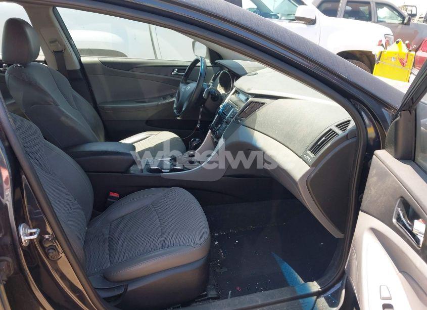 Photo 5 of 2013 Hyundai Sonata SE (VIN 5NPEC4AC9DH775337)