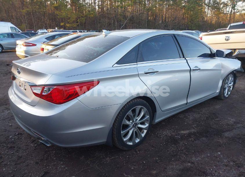 Photo 4 of 2013 Hyundai Sonata SE (VIN 5NPEC4AC9DH780313)