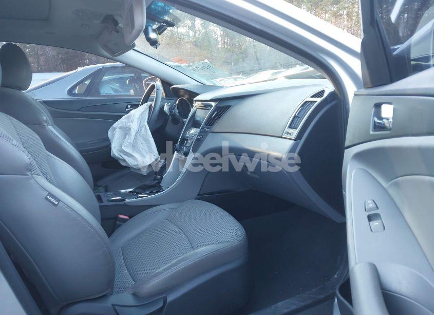 Photo 5 of 2013 Hyundai Sonata SE (VIN 5NPEC4AC9DH780313)