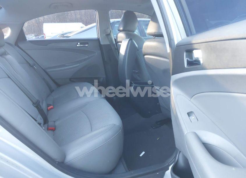 Photo 8 of 2013 Hyundai Sonata SE (VIN 5NPEC4AC9DH780313)